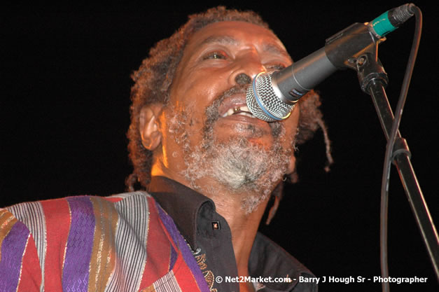 Ljahman Levi @ Western Consciousness 2007 - Presented by King of Kings Productons - Saturday, April 28, 2007 - Llandilo Cultural Centre, Savanna-La-Mar, Westmoreland, Jamaica W.I. - Negril Travel Guide, Negril Jamaica WI - http://www.negriltravelguide.com - info@negriltravelguide.com...!