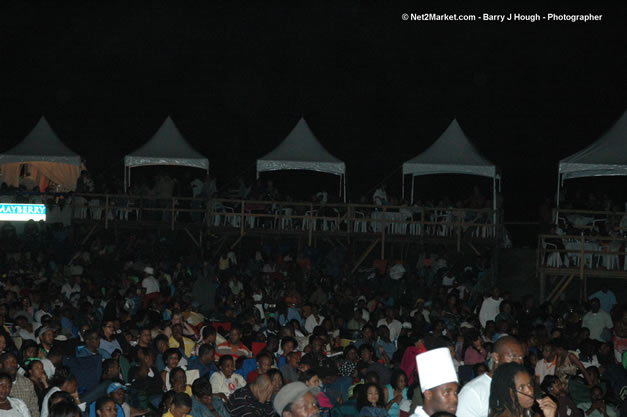 Audience & Venue - Air Jamaica Jazz & Blues Festival 2007 - The Art of Music - Thursday, January 26th - 10th Anniversary - The Aqueduct on Rose Hall - Air Jamaica Jazz & Blues Festival 2007 - The Art of Music - Tuesday, January 23 - Saturday, January 27, 2007, The Aqueduct on Rose Hall, Montego Bay, Jamaica - Negril Travel Guide, Negril Jamaica WI - http://www.negriltravelguide.com - info@negriltravelguide.com...!