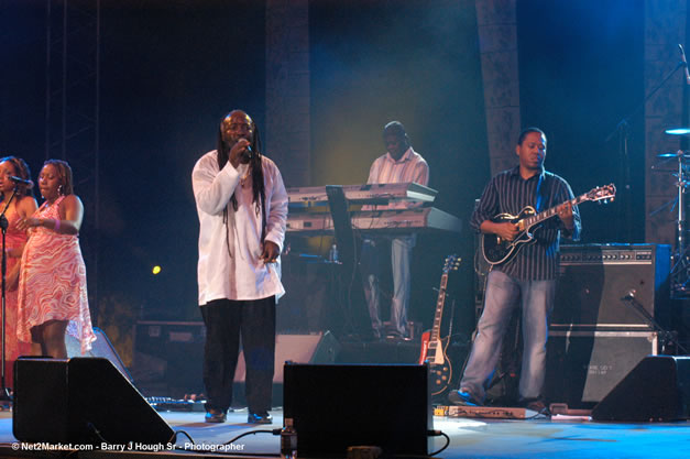 Freddy McGregor @ The Aqueduct on Rose Hall - Friday, January 26, 2007 - 10th Anniversary - Air Jamaica Jazz & Blues Festival 2007 - The Art of Music - Tuesday, January 23 - Saturday, January 27, 2007, The Aqueduct on Rose Hall, Montego Bay, Jamaica - Negril Travel Guide, Negril Jamaica WI - http://www.negriltravelguide.com - info@negriltravelguide.com...!