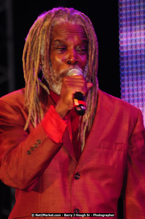 Billy Ocean at the Air Jamaica Jazz and Blues Festival 2008 The Art of Music - Saturday, January 26, 2008 - Air Jamaica Jazz & Blues 2008 The Art of Music venue at the Aqaueduct on Rose Hall Resort & Counrty Club, Montego Bay, St. James, Jamaica W.I. - Thursday, January 24 - Saturday, January 26, 2008 - Photographs by Net2Market.com - Claudine Housen & Barry J. Hough Sr, Photographers - Negril Travel Guide, Negril Jamaica WI - http://www.negriltravelguide.com - info@negriltravelguide.com...!