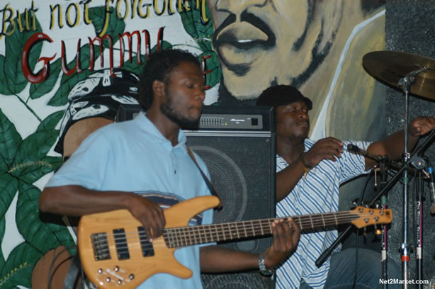 Reggae Superstar - Bush Man @ Bourbon Beach with Boddy Dread & Singing Honour - Presented by Our Music Promotions - Omar & Ama-Donna - Saturday, May 14, 2005 - Negril Travel Guide, Negril Jamaica WI - http://www.negriltravelguide.com - info@negriltravelguide.com...!