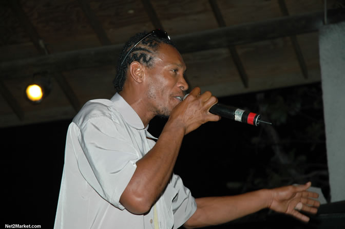 The Messenger, Reggae Super Star - Luciano - Gregory Isaacs - Bobby Dread - Swallow - backed by the Indika Band - Boubon Beach Restaurant, Beach Bar & Oceanfront Accommodations - Negril Travel Guide, Negril Jamaica WI - http://www.negriltravelguide.com - info@negriltravelguide.com...!