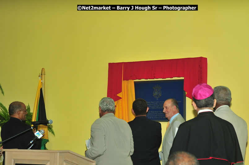 The Unveiling Of The Commemorative Plaque By The Honourable Prime Minister, Orette Bruce Golding, MP, And Their Majesties, King Juan Carlos I And Queen Sofia Of Spain - On Wednesday, February 18, 2009, Marking The Completion Of The Expansion Of Sangster International Airport, Venue at Sangster International Airport, Montego Bay, St James, Jamaica - Wednesday, February 18, 2009 - Photographs by Net2Market.com - Barry J. Hough Sr, Photographer/Photojournalist - Negril Travel Guide, Negril Jamaica WI - http://www.negriltravelguide.com - info@negriltravelguide.com...!