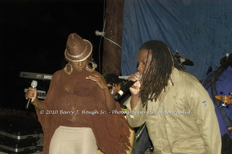 Etana - Live In Concert - One Love Reggae Concert Series 09/10 @ Negril Escape Resort and Spa, December 22, 2009, One Love Drive, West End, Negril, Westmoreland, Jamaica W.I. - Photographs by Net2Market.com - Barry J. Hough Sr, Photographer/Photojournalist - Negril Travel Guide, Negril Jamaica WI - http://www.negriltravelguide.com - info@negriltravelguide.com...!