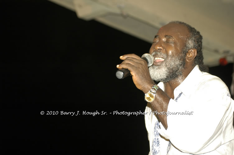 Freddy McGregor - Live In Concert @ Negril Escape Resort and Spa, One Love Drive, West End, Negril, Westmoreland, Jamaica W.I. - Photographs by Net2Market.com - Barry J. Hough Sr, Photographer/Photojournalist - Negril Travel Guide, Negril Jamaica WI - http://www.negriltravelguide.com - info@negriltravelguide.com...!