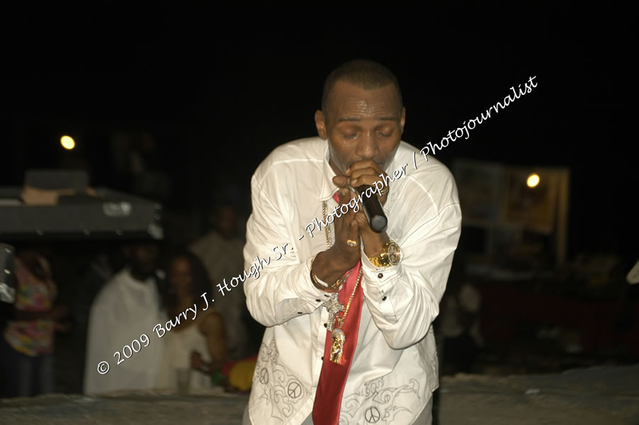  Sanchez - Live in Concert - at the One Love Reggae Concert Series 09/10 @ Negril Escape Resort & Spa - Also Featuring: Timmi Burrell and Justice Merchant- Backing Band Roots Warrior - DJ Gemini - MC Oliver Cargill, Negril Escape Resort & Spa, One Love Drive, West End, Negril, Westmoreland, Jamaica W.I. - Tuesday, November 24, 2009 - Photographs by Net2Market.com - Barry J. Hough Sr, Photographer / Photojournalist - Photos taken with a Nikon D70, D100, or D300 - Negril Travel Guide, Negril Jamaica WI - http://www.negriltravelguide.com - info@negriltravelguide.com...!