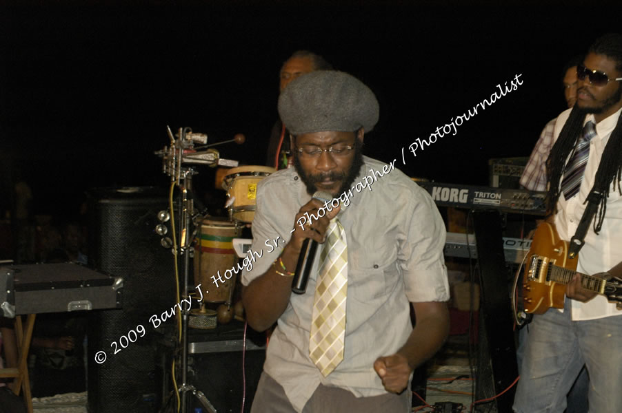  Tarrus Riley - Live in Concert - at the One Love Reggae Concert Series 09/10 @ Negril Escape Resort & Spa - Also Featuring: Mistic Bowie, Monday Justice, Cash, Dean Frazier - DJ Gemini - MC Oliver Cargill, Negril Escape Resort & Spa, One Love Drive, West End, Negril, Westmoreland, Jamaica W.I. - Tuesday, November 17, 2009 - Photographs by Net2Market.com - Barry J. Hough Sr, Photographer / Photojournalist - Photos taken with a Nikon D70, D100, or D300 - Negril Travel Guide, Negril Jamaica WI - http://www.negriltravelguide.com - info@negriltravelguide.com...!