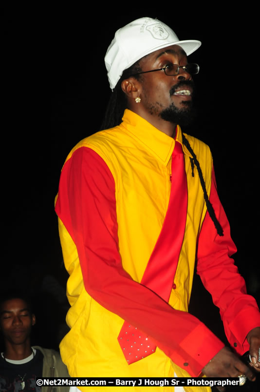 Beenie Man - Live in Concert, plus Hiyah Grade Band @ The Sunset Show @ Negril Escape Resort and Spa, Tuesday, February 3, 2009 - Live Reggae Music at Negril Escape - Tuesday Nights 6:00PM to 10:00 PM - One Love Drive, West End, Negril, Westmoreland, Jamaica W.I. - Photographs by Net2Market.com - Barry J. Hough Sr, Photographer/Photojournalist - The Negril Travel Guide - Negril's and Jamaica's Number One Concert Photography Web Site with over 40,000 Jamaican Concert photographs Published -  Negril Travel Guide, Negril Jamaica WI - http://www.negriltravelguide.com - info@negriltravelguide.com...!