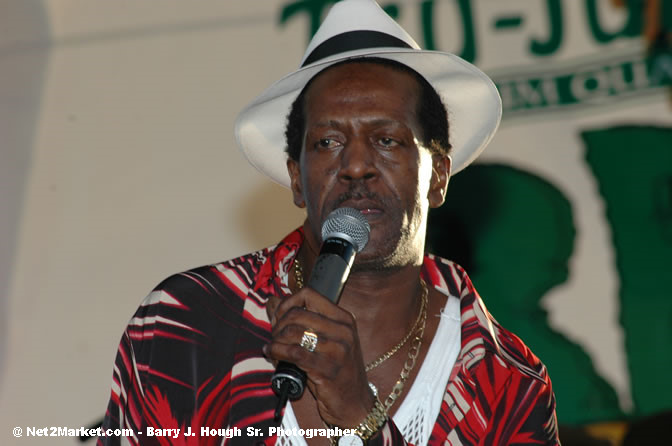 Gregory Isaacs - Tru Juice Rebel Salute 2006 - Reggae's Premiere Roots Festival - Pre-Show Venue Photos -Port Kaiser Sports Club, Saturday, January 14, 2006 - Negril Travel Guide, Negril Jamaica WI - http://www.negriltravelguide.com - info@negriltravelguide.com...!