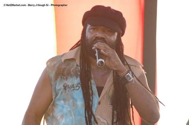 Tony Rebel Closing Tru-Juice Rebel Salute 2007 - Saturday, January 13, 2007, Port Kaiser Sports Club, St. Elizabeth - Negril Travel Guide, Negril Jamaica WI - http://www.negriltravelguide.com - info@negriltravelguide.com...!