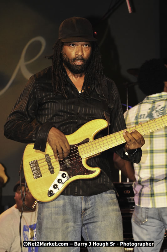 Beres Hammond @ Red Stripe Reggae Sumfest 2008 International Night 2, Catherine Hall, Montego Bay - Saturday, July 19, 2008 - Reggae Sumfest 2008 July 13 - July 19, 2008 - Photographs by Net2Market.com - Barry J. Hough Sr. Photojournalist/Photograper - Photographs taken with a Nikon D300 - Negril Travel Guide, Negril Jamaica WI - http://www.negriltravelguide.com - info@negriltravelguide.com...!