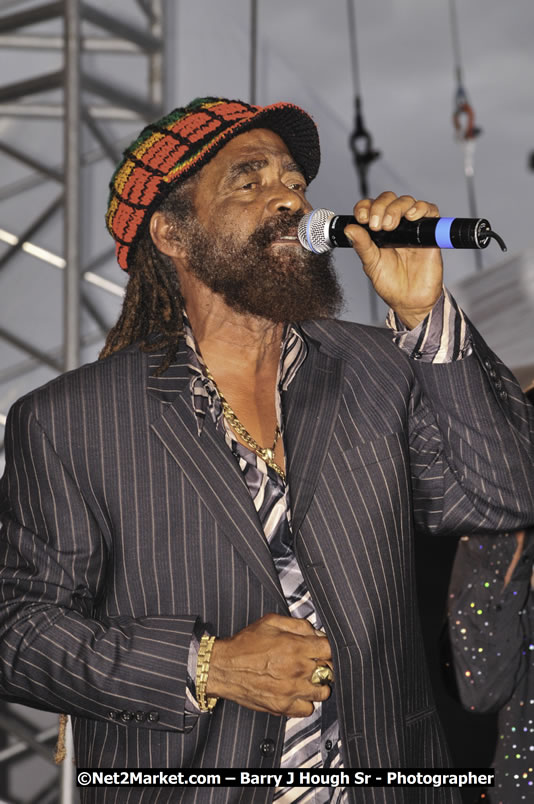 John Holt @ Red Stripe Reggae Sumfest 2008 International Night 2, Catherine Hall, Montego Bay - Saturday, July 19, 2008 - Reggae Sumfest 2008 July 13 - July 19, 2008 - Photographs by Net2Market.com - Barry J. Hough Sr. Photojournalist/Photograper - Photographs taken with a Nikon D300 - Negril Travel Guide, Negril Jamaica WI - http://www.negriltravelguide.com - info@negriltravelguide.com...!