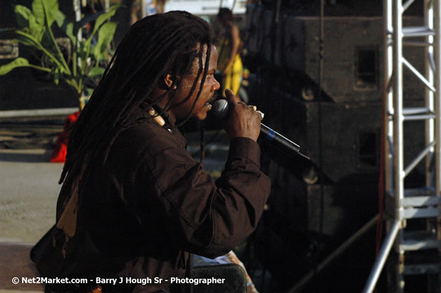 Luciano @ Western Consciousness 2007 - Presented by King of Kings Productons - Saturday, April 28, 2007 - Llandilo Cultural Centre, Savanna-La-Mar, Westmoreland, Jamaica W.I. - Negril Travel Guide, Negril Jamaica WI - http://www.negriltravelguide.com - info@negriltravelguide.com...!